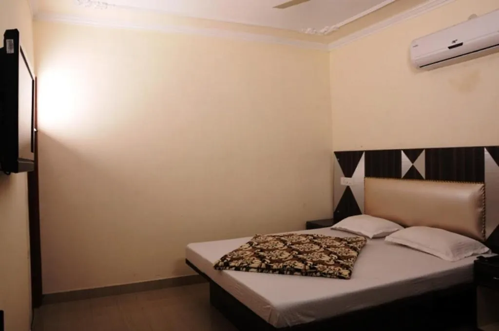 Hotel Grand Residency Chandigarh 2*,  India